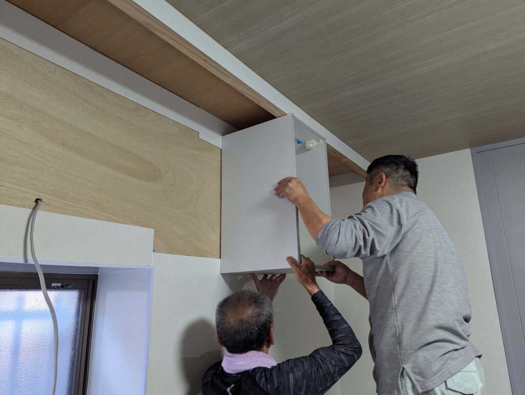 キッチン組み立て