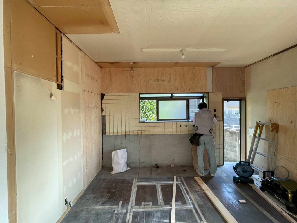 既存キッチン撤去