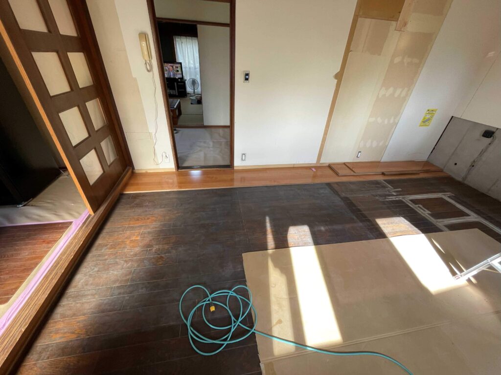 床フローリング張り