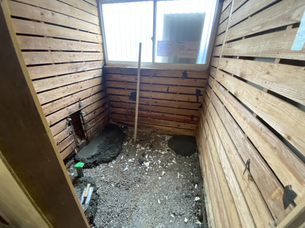 既存浴室解体