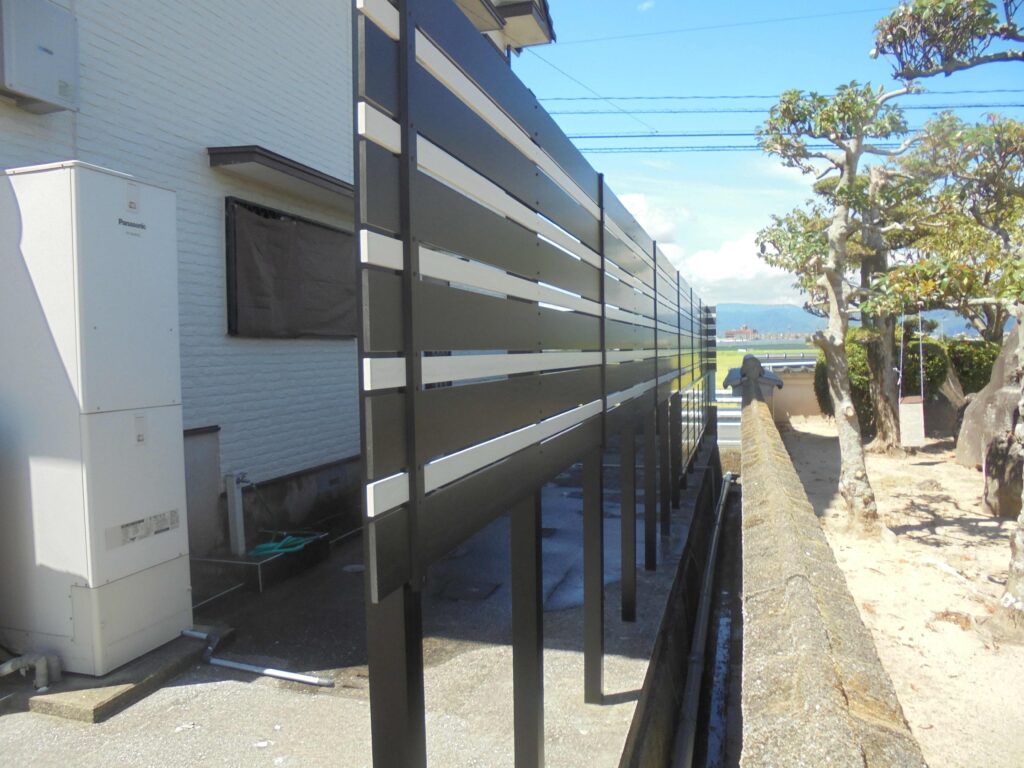 樹脂製目隠しフェンス工事