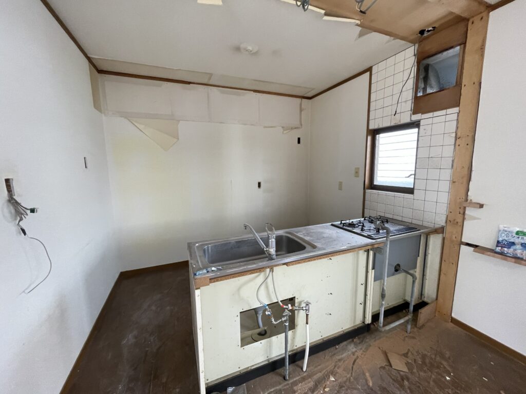 既存キッチン解体